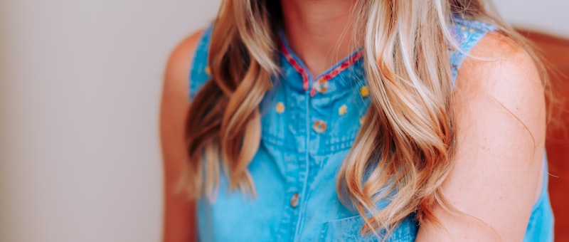 梅西捧起世界杯冠军奖杯庆祝瞬间高清图片